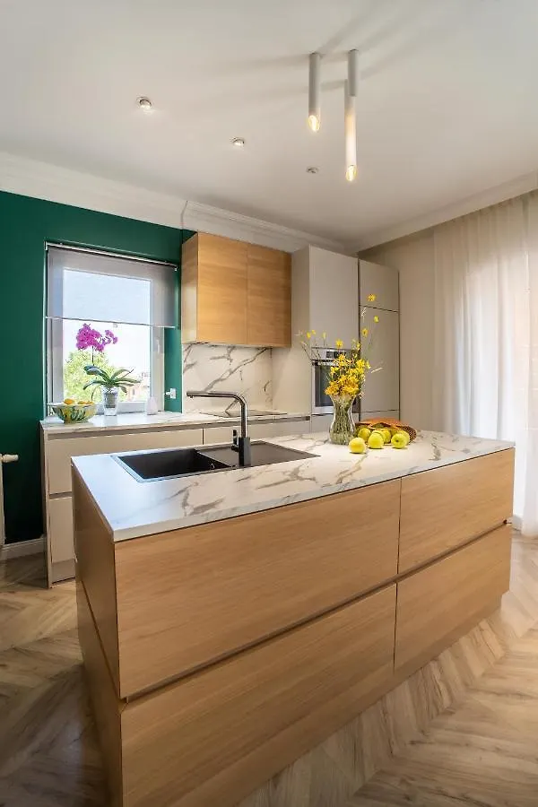 Great Location-Luxury Apartment Pula +Free Parking 0*,